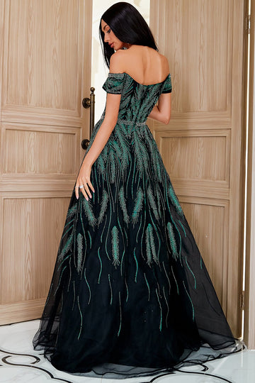 Uma linha fora do ombro escuro vestido de festa verde bordado